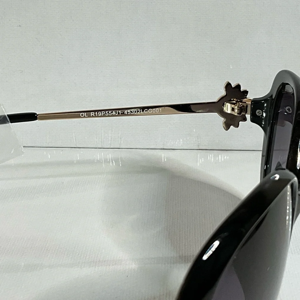 Elegant Black Oversized Sunglasses